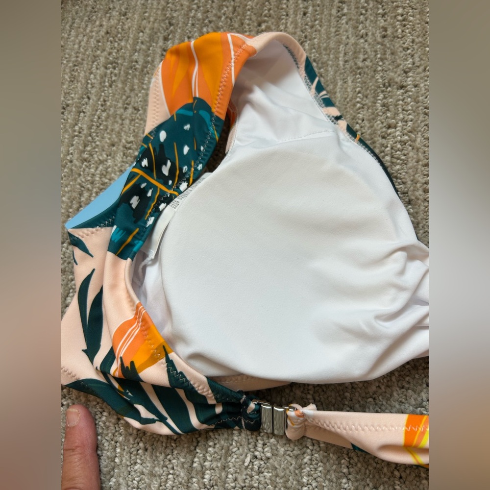 NWT CUTE Bust enhancing CUPSHE Bikini top. Cute tropical bikini with wide straps - Picture 6 of 8